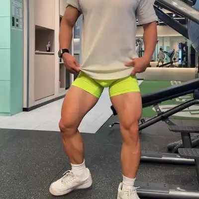 韩英